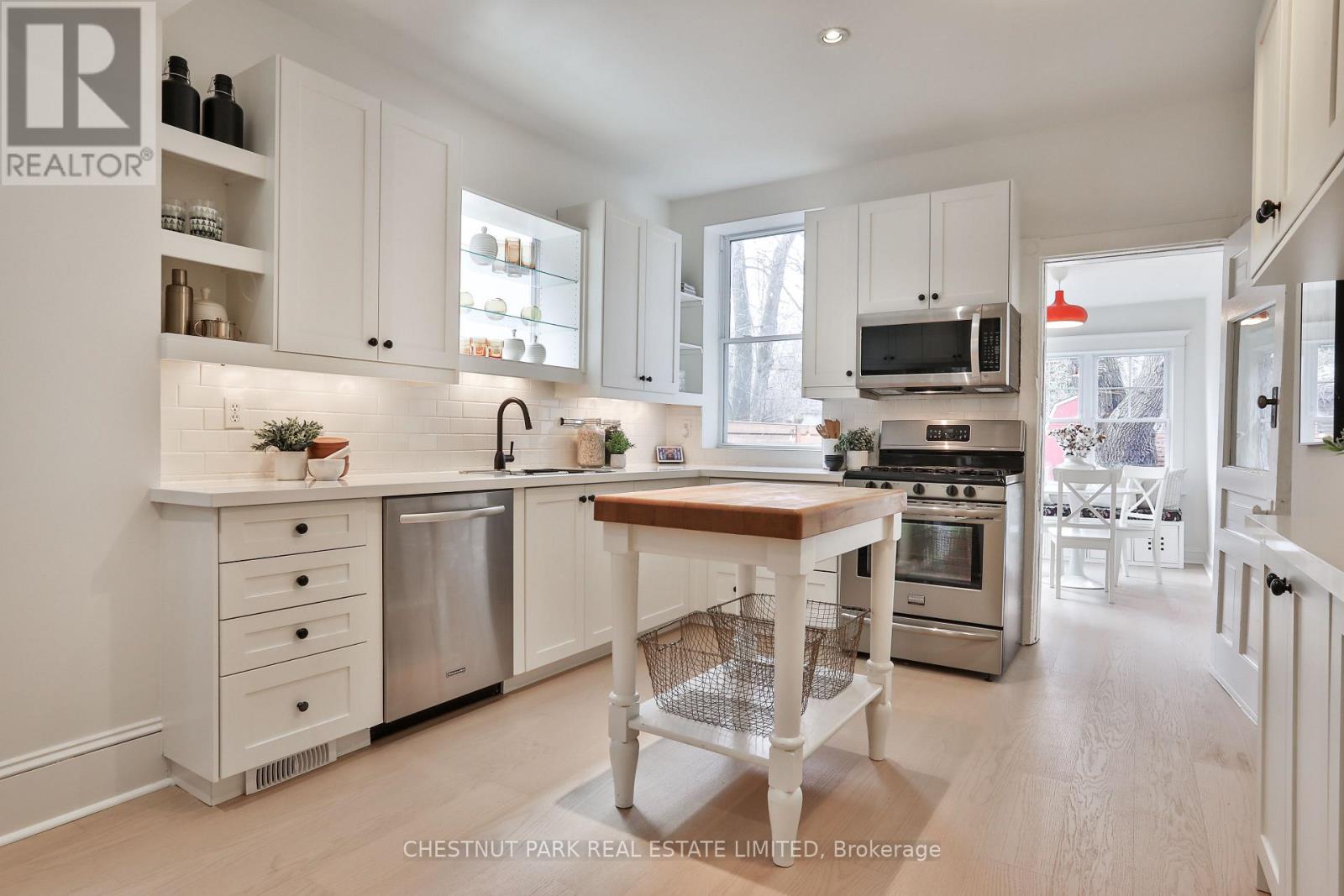 560 Gladstone Avenue, Toronto, Ontario  M6H 3J2 - Photo 14 - W12963050