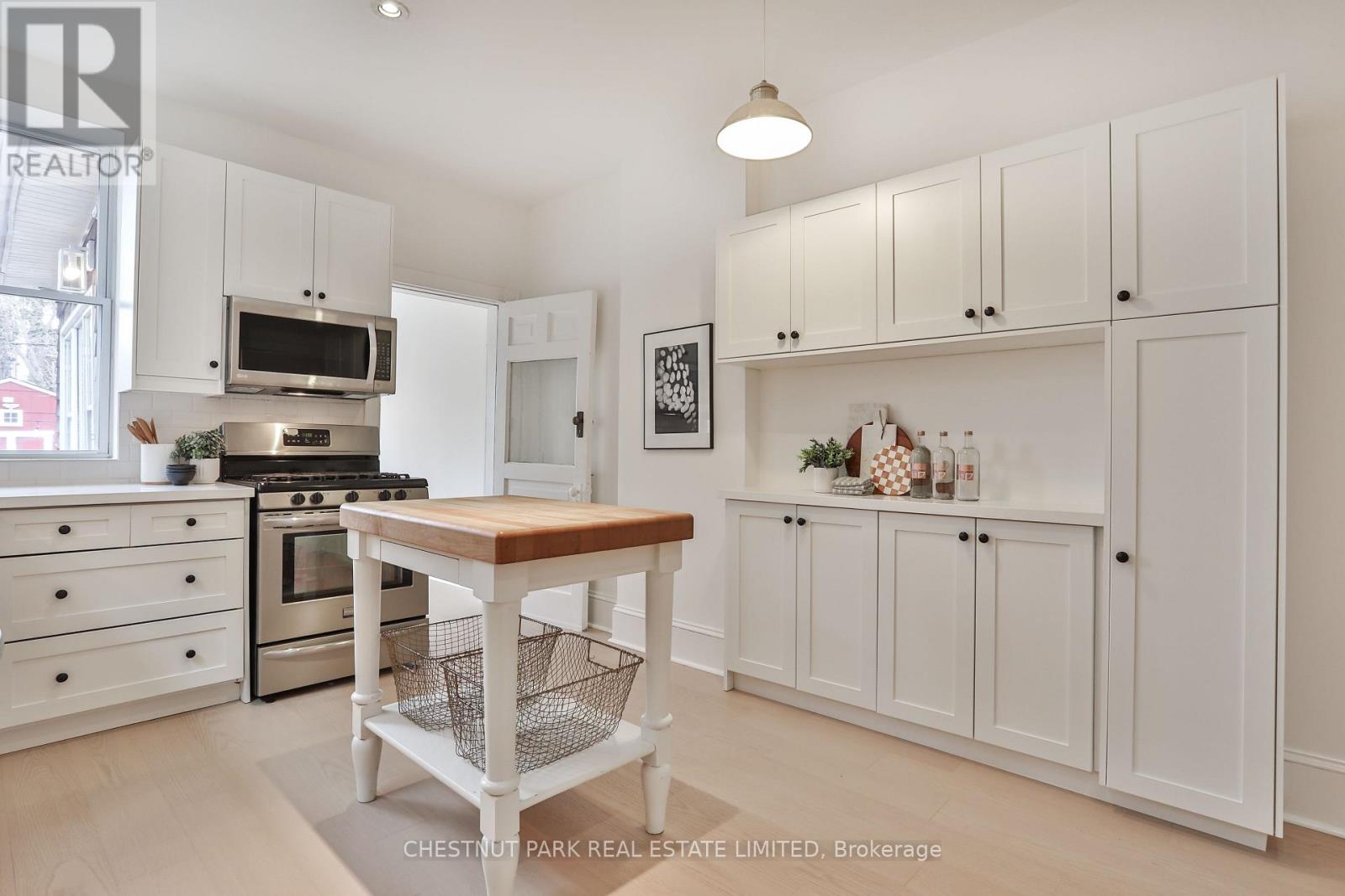 560 Gladstone Avenue, Toronto, Ontario  M6H 3J2 - Photo 17 - W12963050