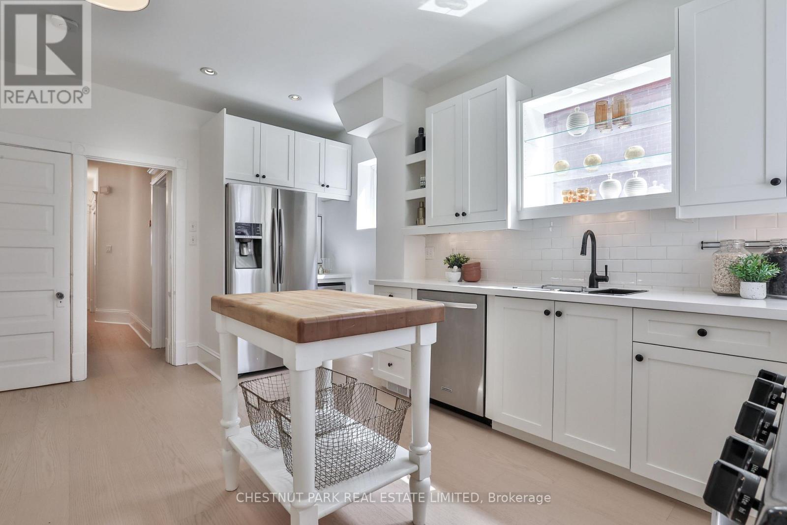 560 Gladstone Avenue, Toronto, Ontario  M6H 3J2 - Photo 19 - W12963050