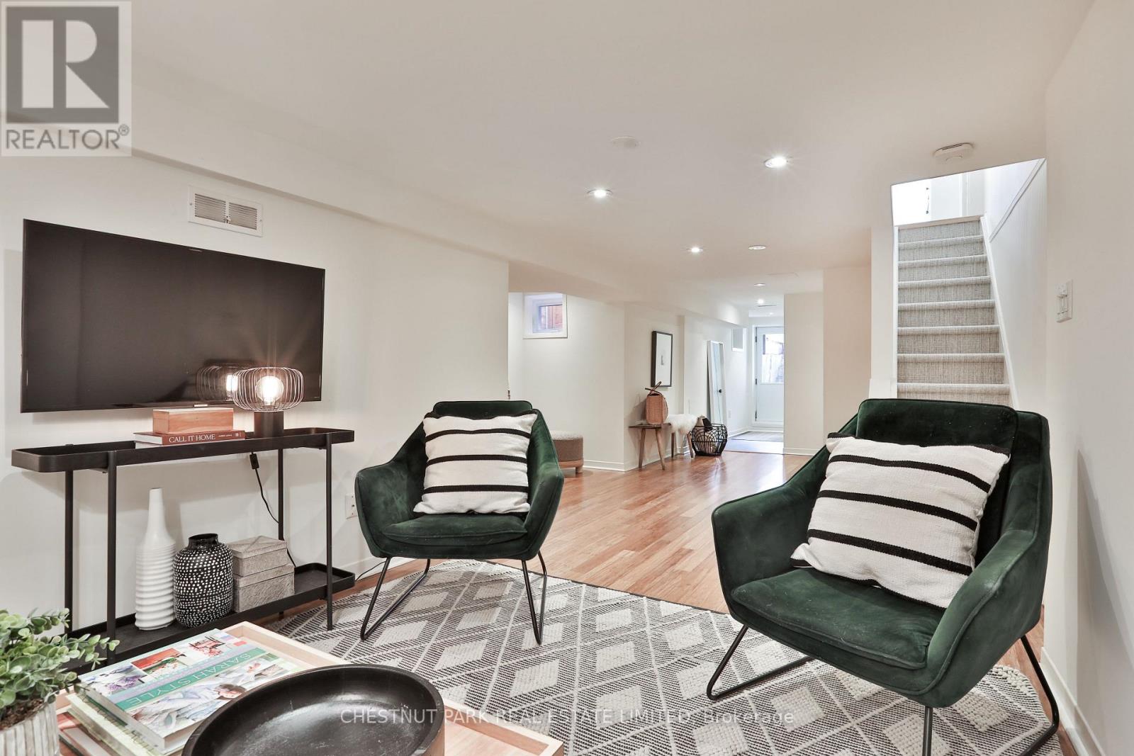 560 Gladstone Avenue, Toronto, Ontario  M6H 3J2 - Photo 31 - W12963050