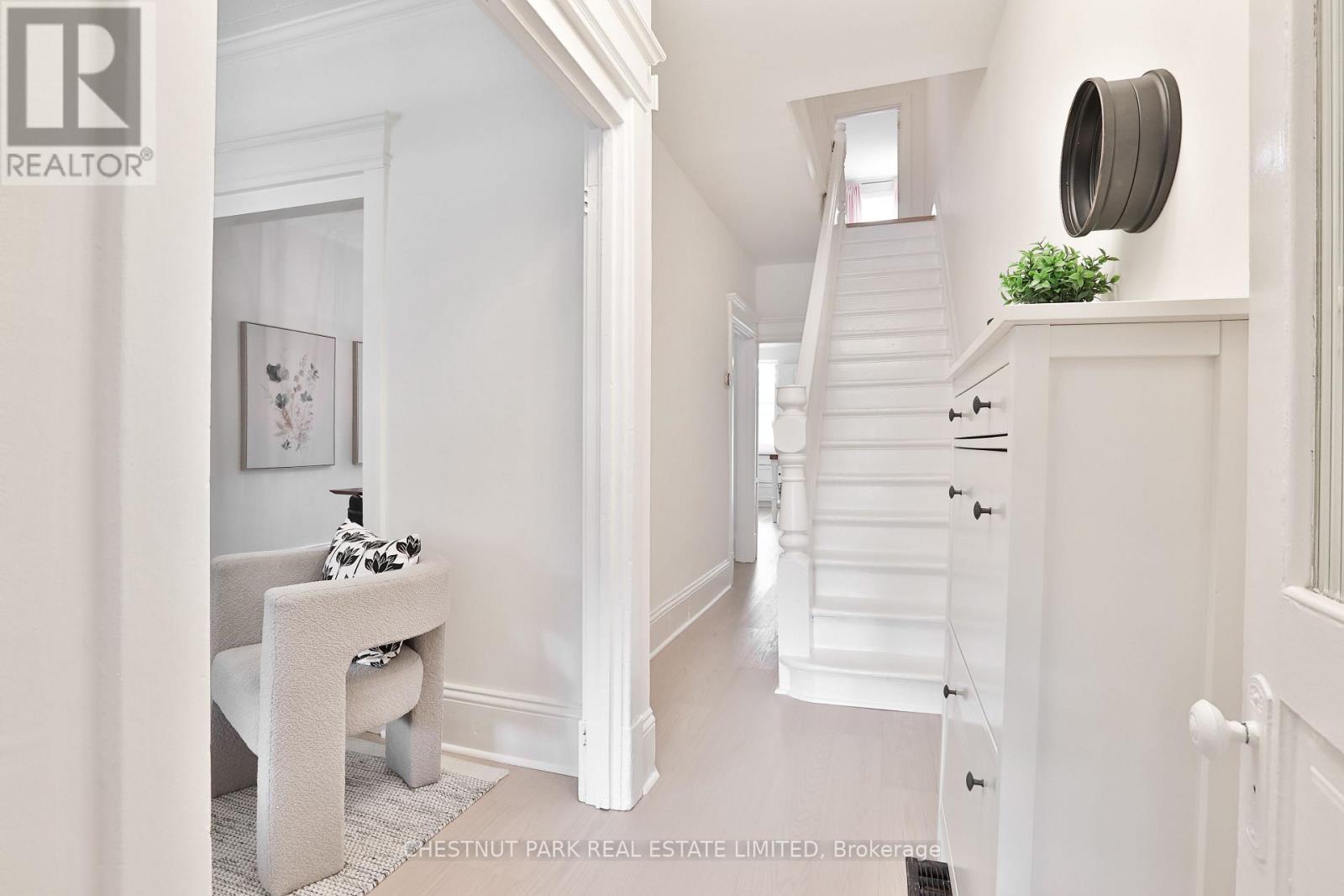 560 Gladstone Avenue, Toronto, Ontario  M6H 3J2 - Photo 4 - W12963050