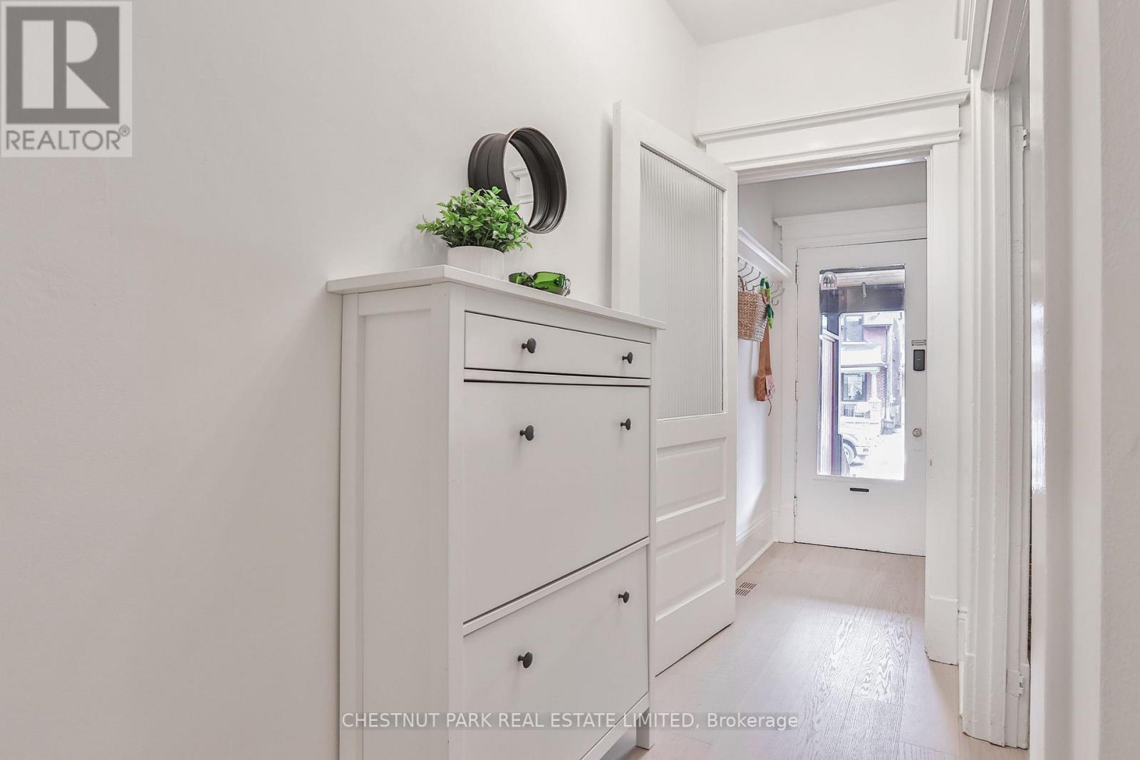 560 Gladstone Avenue, Toronto, Ontario  M6H 3J2 - Photo 5 - W12963050