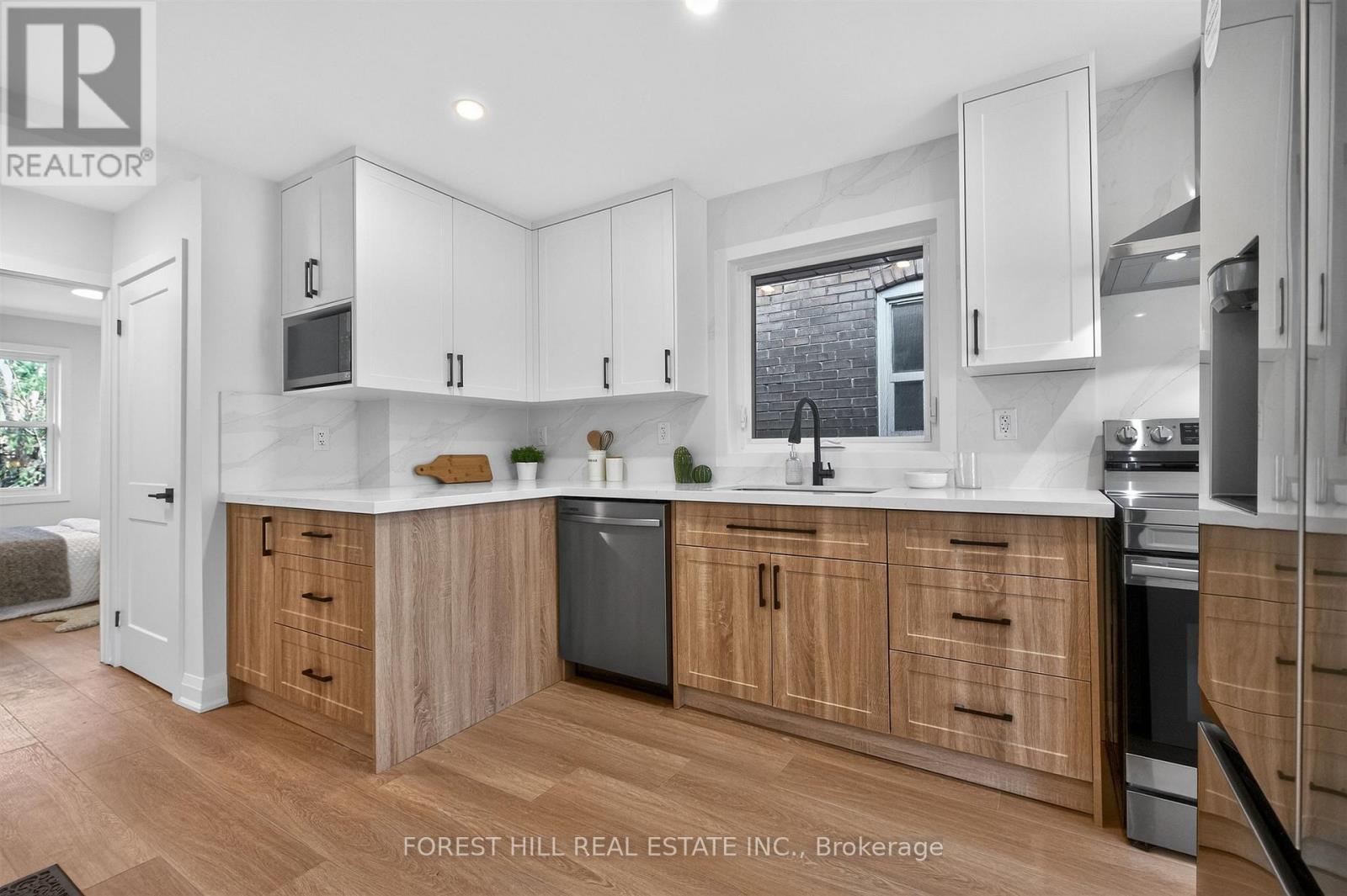 17 Alexander Street, Toronto, Ontario  M8V 2K7 - Photo 14 - W12963098