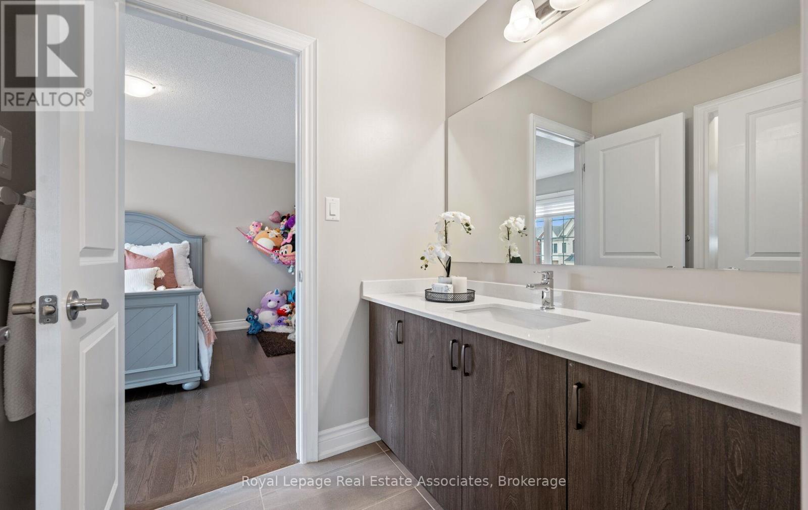 1285 Raspberry Terrace, Milton, Ontario  L9E 1N2 - Photo 37 - W12963120