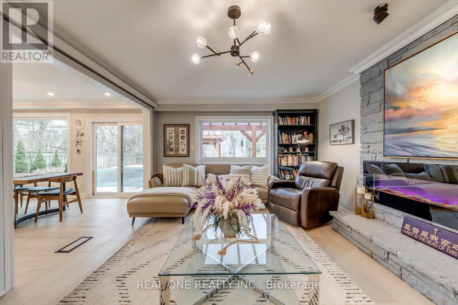 1005 Fair Birch Drive, Mississauga, Ontario  L5H 1M4 - Photo 10 - W12963132