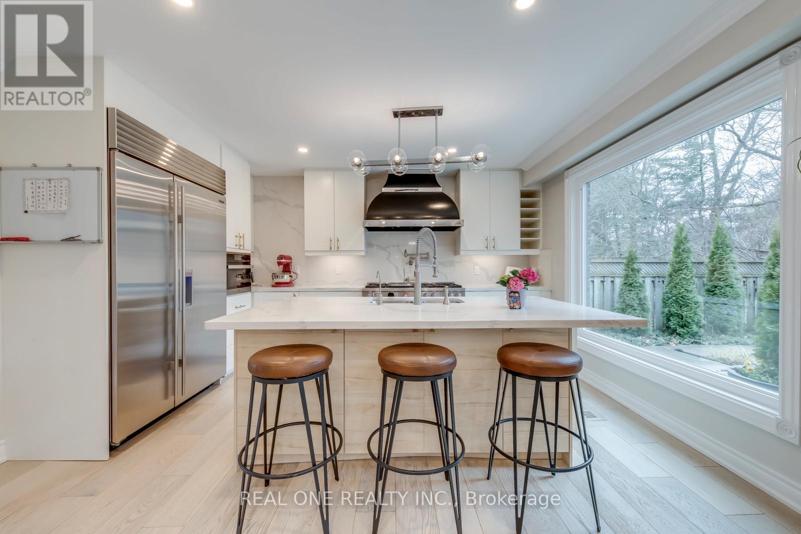 1005 Fair Birch Drive, Mississauga, Ontario  L5H 1M4 - Photo 12 - W12963132