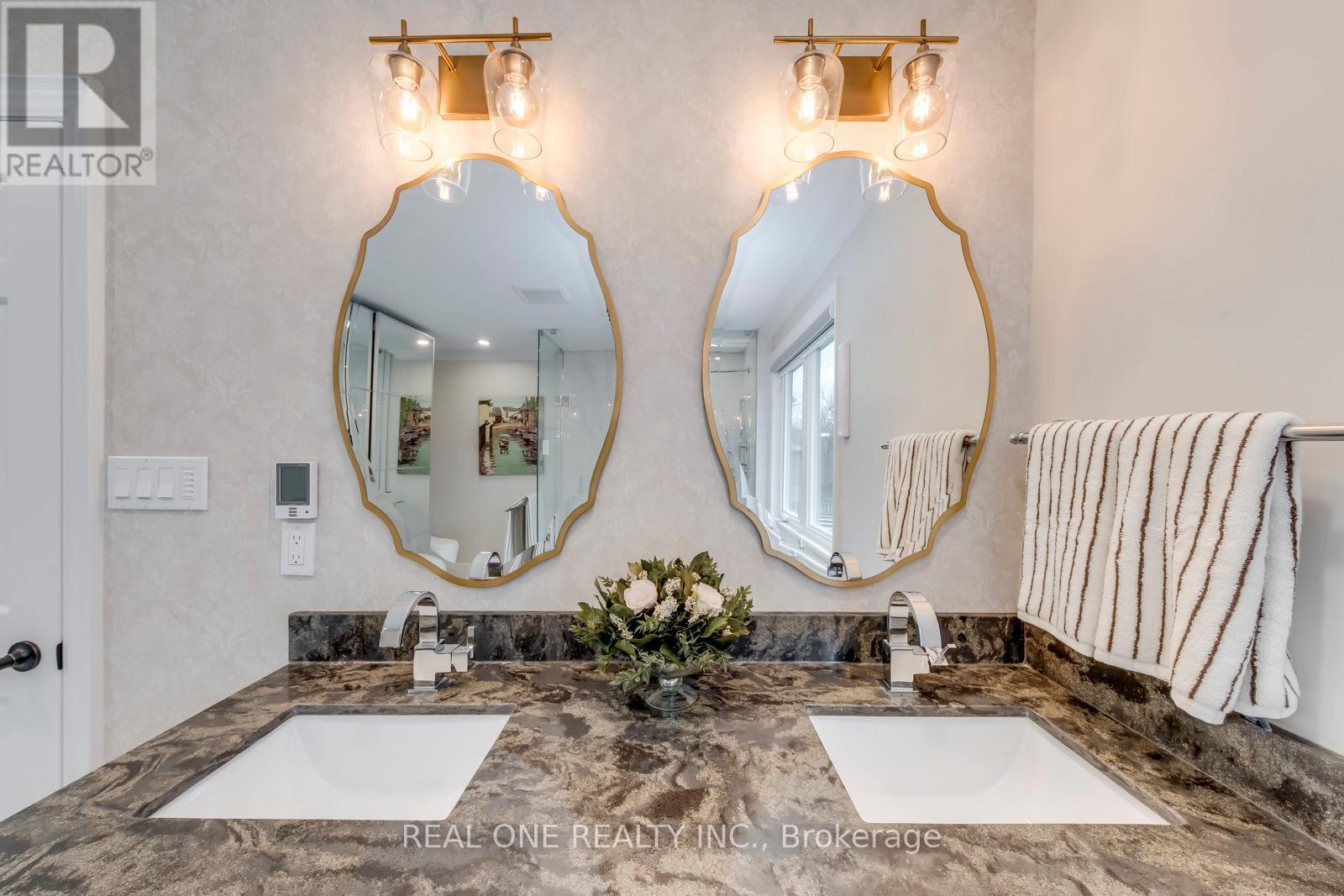 1005 Fair Birch Drive, Mississauga, Ontario  L5H 1M4 - Photo 22 - W12963132