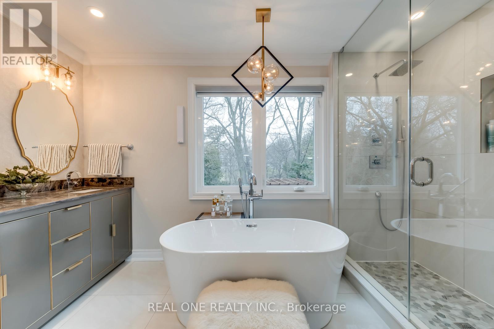 1005 Fair Birch Drive, Mississauga, Ontario  L5H 1M4 - Photo 23 - W12963132