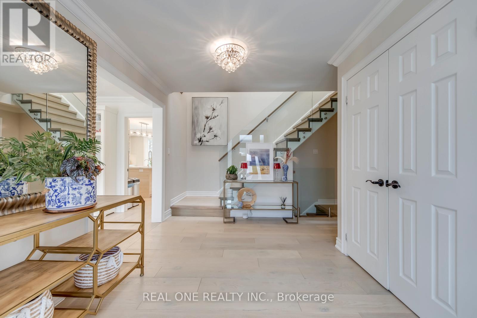 1005 Fair Birch Drive, Mississauga, Ontario  L5H 1M4 - Photo 6 - W12963132