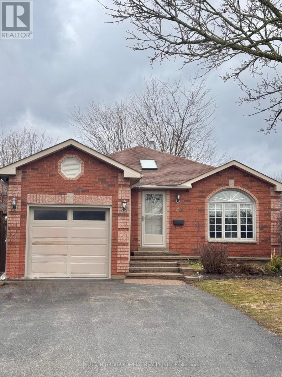 4 IRISH LANE, Barrie, Ontario