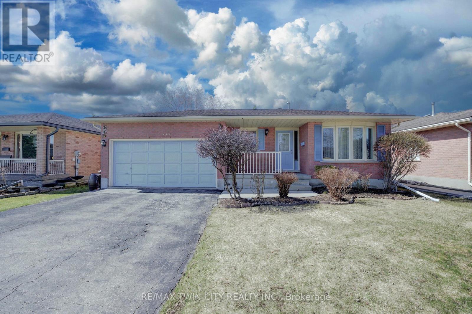 489 NORTHLAKE DRIVE, Waterloo, Ontario