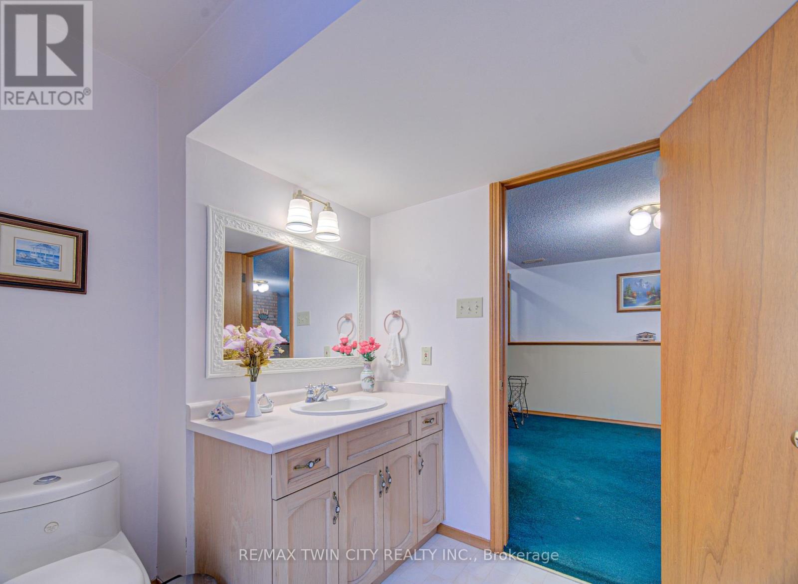 489 Northlake Drive, Waterloo, Ontario  N2V 1V5 - Photo 29 - X12962948