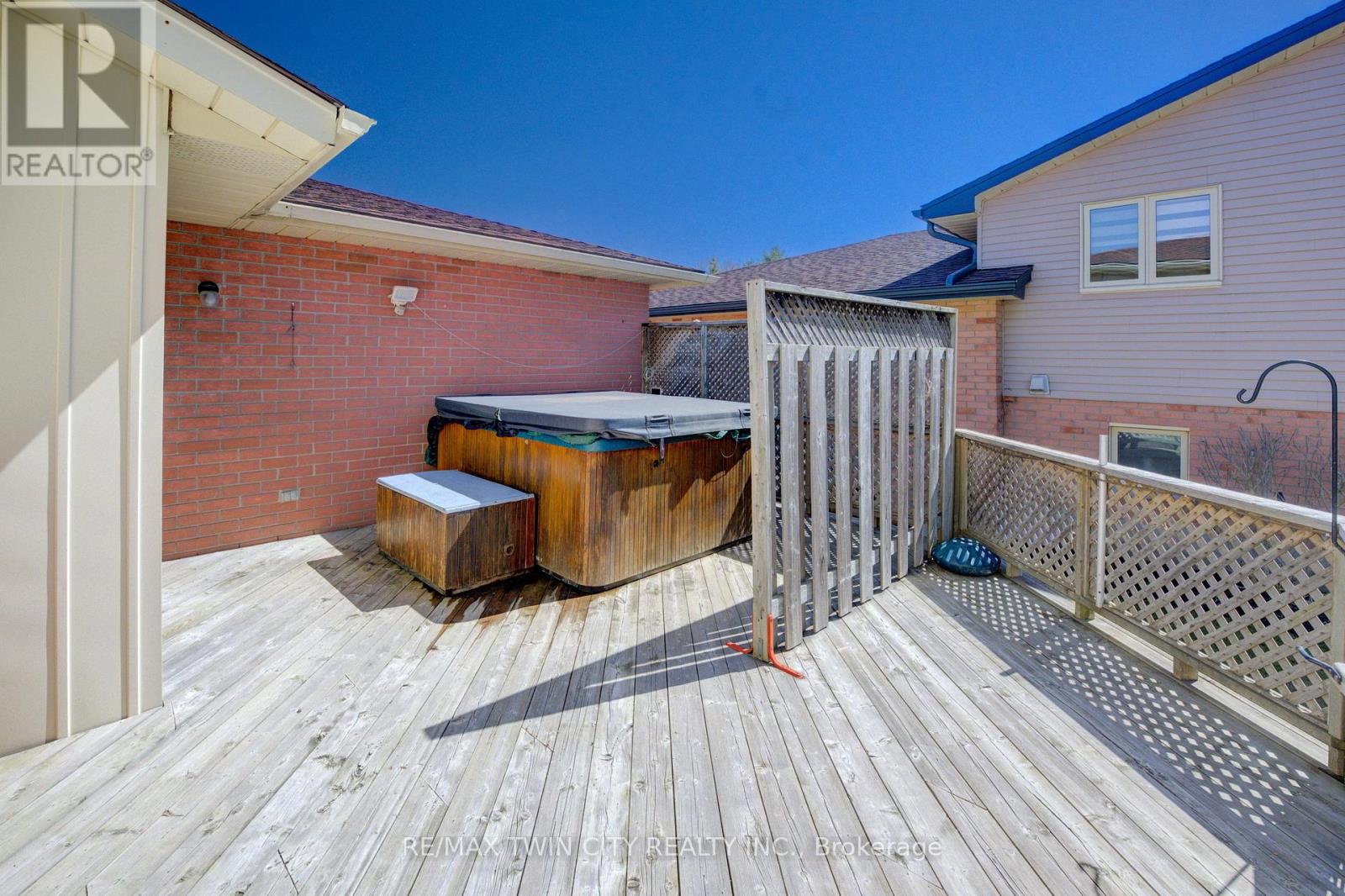 489 Northlake Drive, Waterloo, Ontario  N2V 1V5 - Photo 33 - X12962948