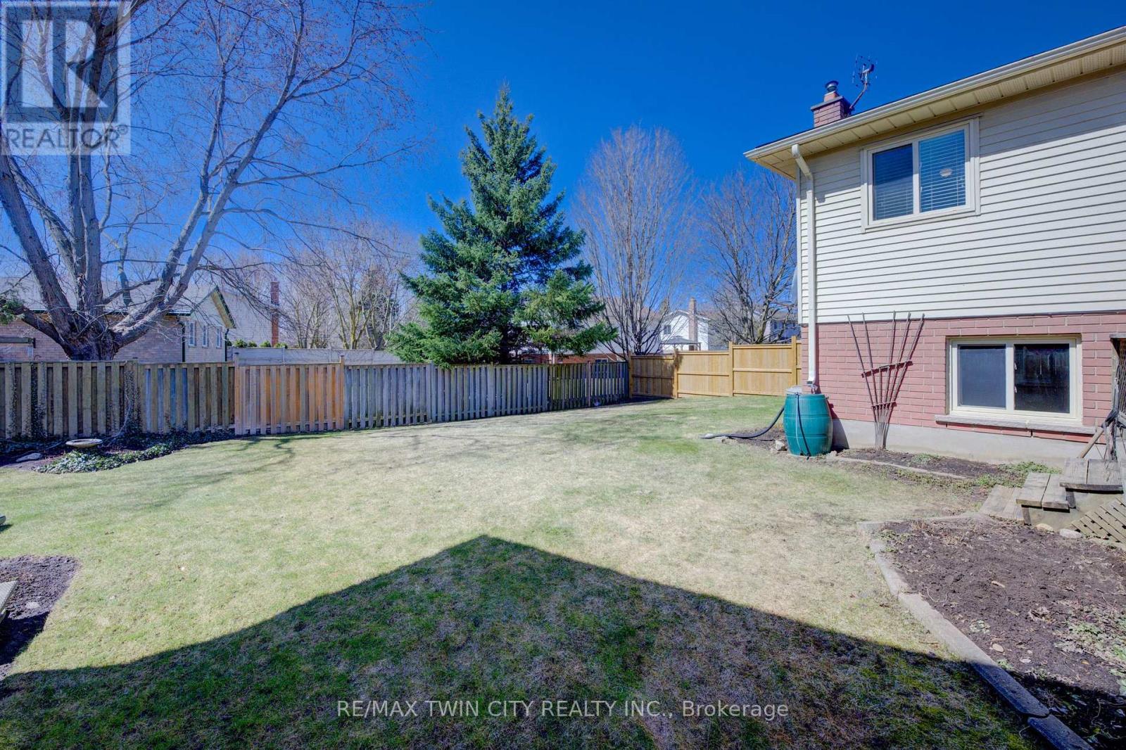 489 Northlake Drive, Waterloo, Ontario  N2V 1V5 - Photo 36 - X12962948