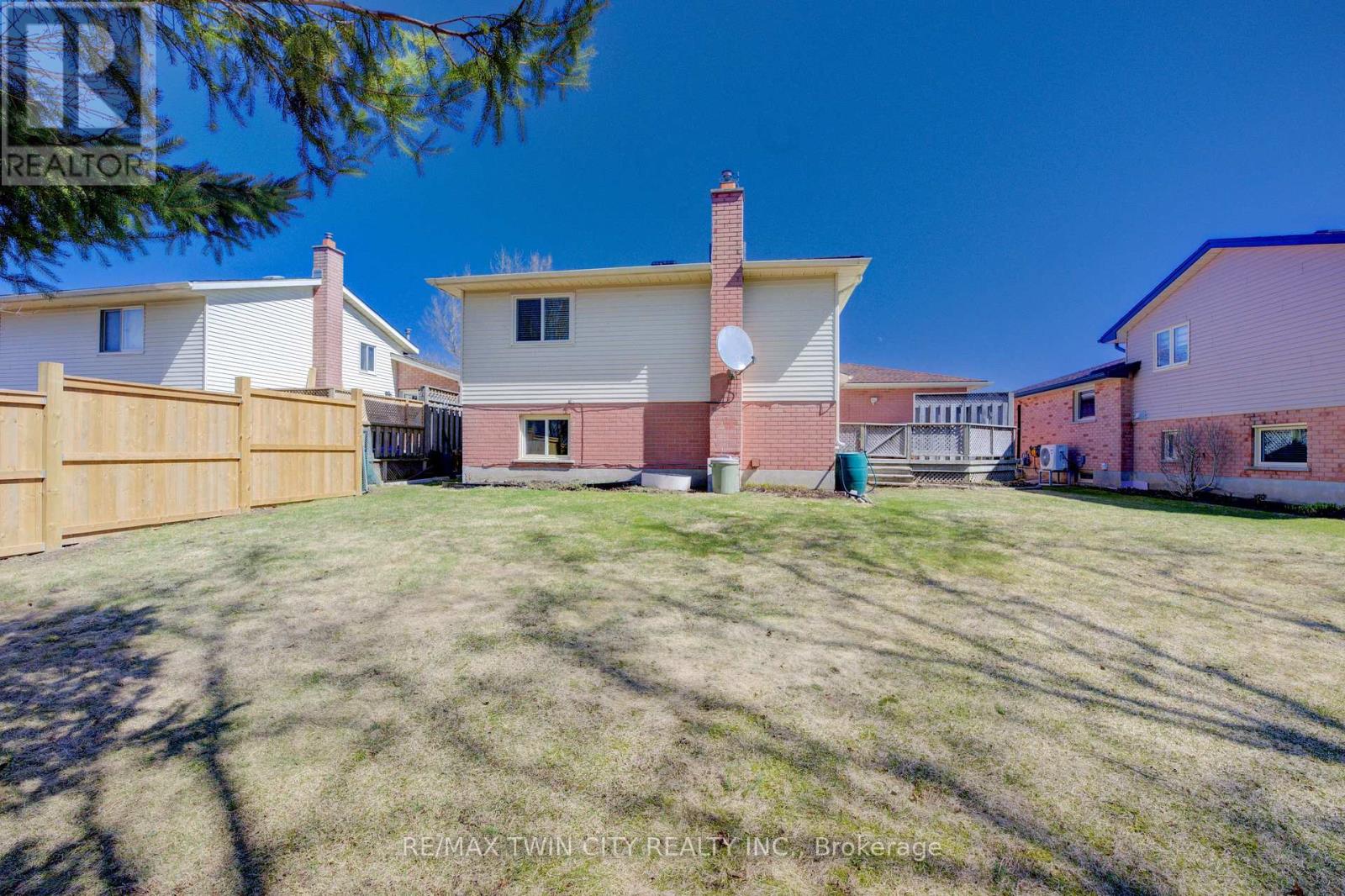 489 Northlake Drive, Waterloo, Ontario  N2V 1V5 - Photo 38 - X12962948