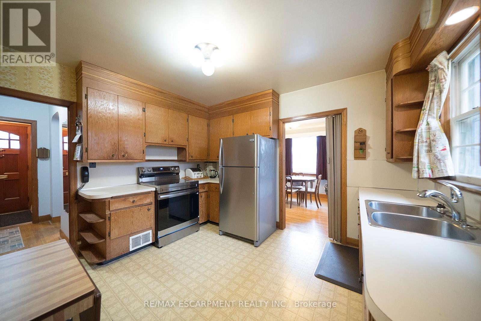 4 Lynnwood Drive, Brantford, Ontario  N3S 6S1 - Photo 12 - X12962962