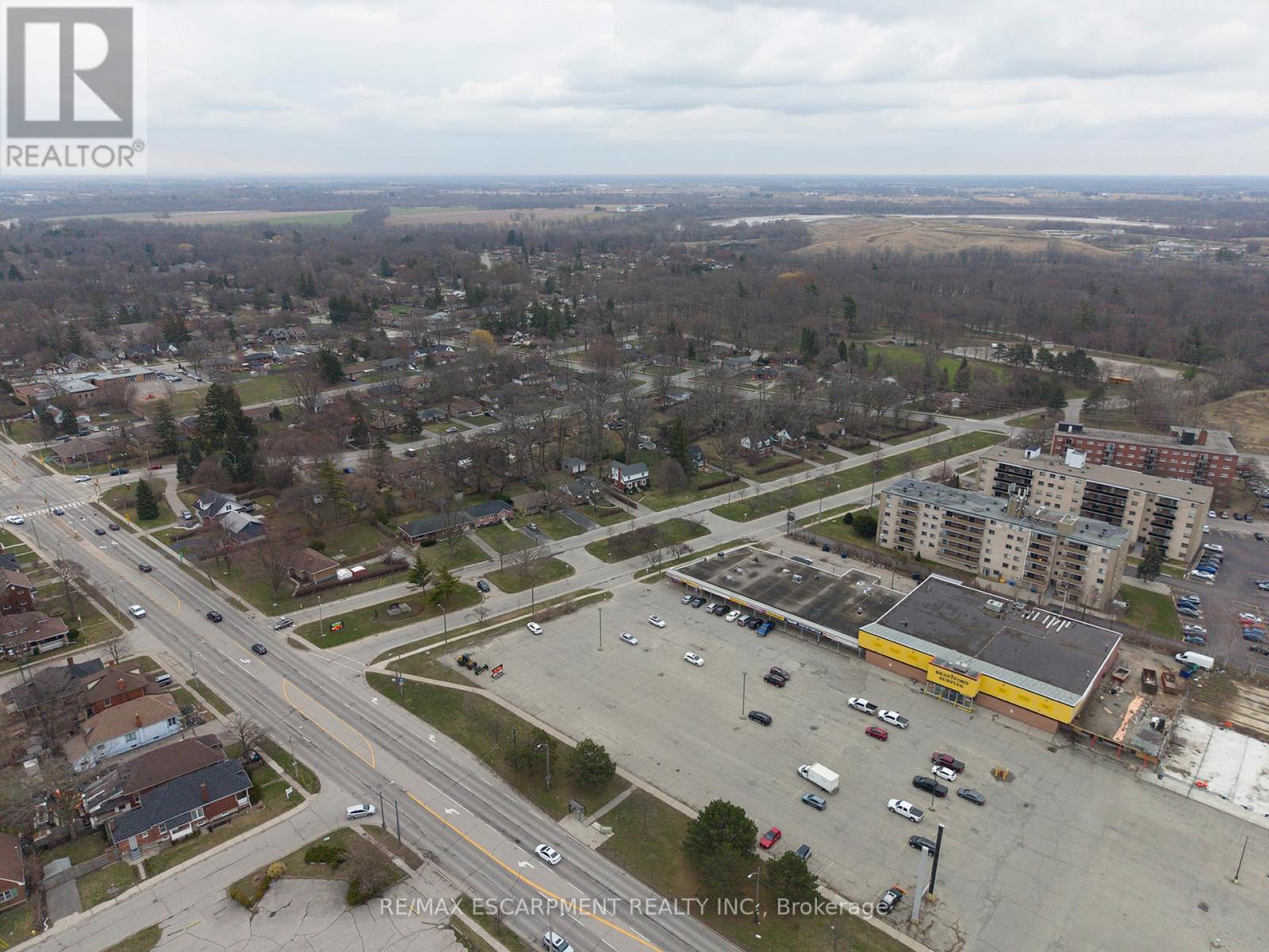 4 Lynnwood Drive, Brantford, Ontario  N3S 6S1 - Photo 29 - X12962962