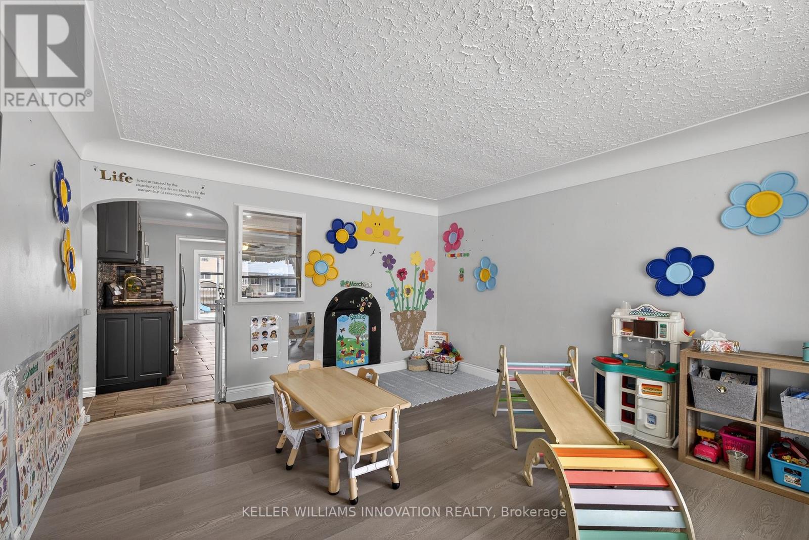 73 Avondale Street, Brantford, Ontario  N3S 4M1 - Photo 8 - X12963140