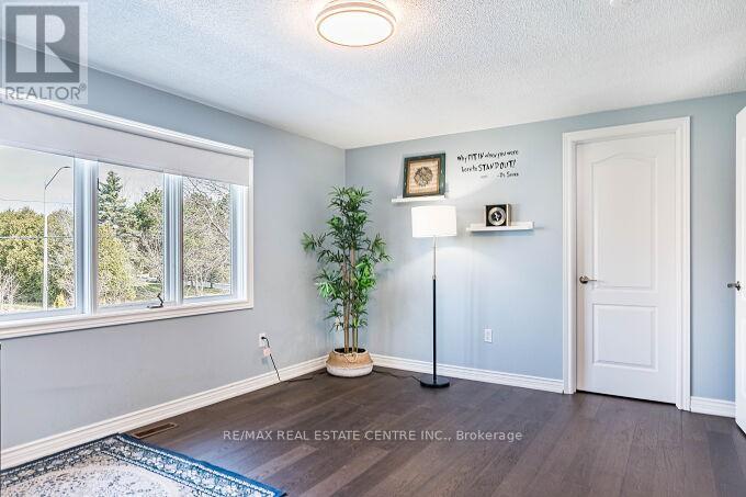 33 Strathroy Crescent, Hamilton, Ontario  L8B 0K9 - Photo 42 - X12928120