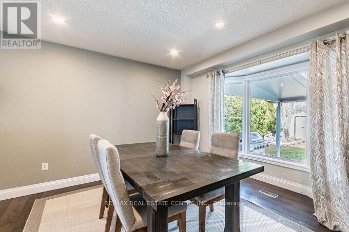 33 Strathroy Crescent, Hamilton, Ontario  L8B 0K9 - Photo 12 - X12928120