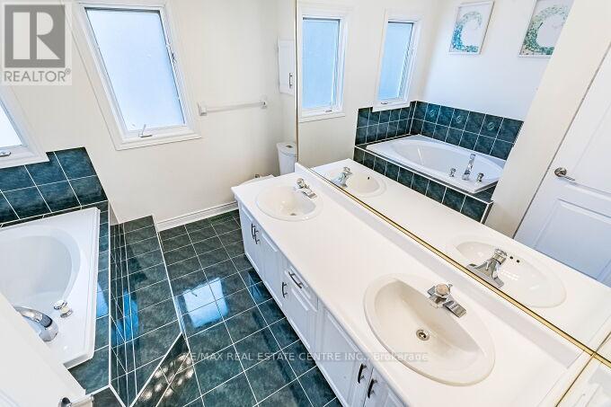 33 Strathroy Crescent, Hamilton, Ontario  L8B 0K9 - Photo 37 - X12928120