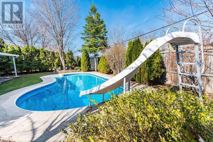 33 Strathroy Crescent, Hamilton, Ontario  L8B 0K9 - Photo 48 - X12928120