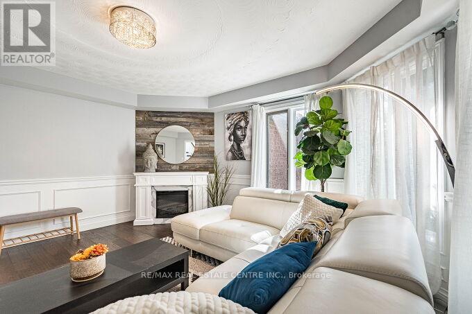 33 Strathroy Crescent, Hamilton, Ontario  L8B 0K9 - Photo 9 - X12928120