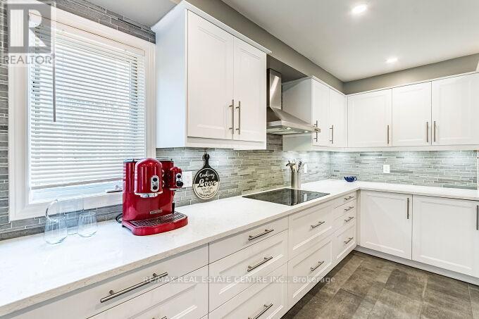 33 Strathroy Crescent, Hamilton, Ontario  L8B 0K9 - Photo 23 - X12928120