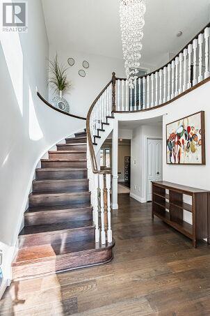 33 Strathroy Crescent, Hamilton, Ontario  L8B 0K9 - Photo 6 - X12928120