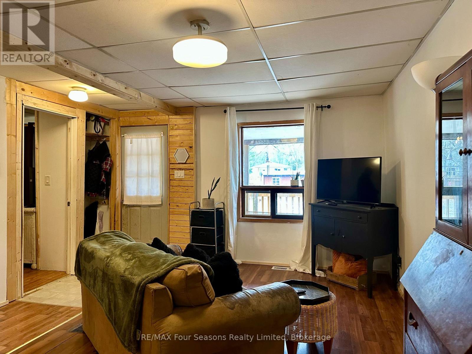 196 Melrose Avenue, Wasaga Beach, Ontario  L9Z 2T1 - Photo 4 - S12956794