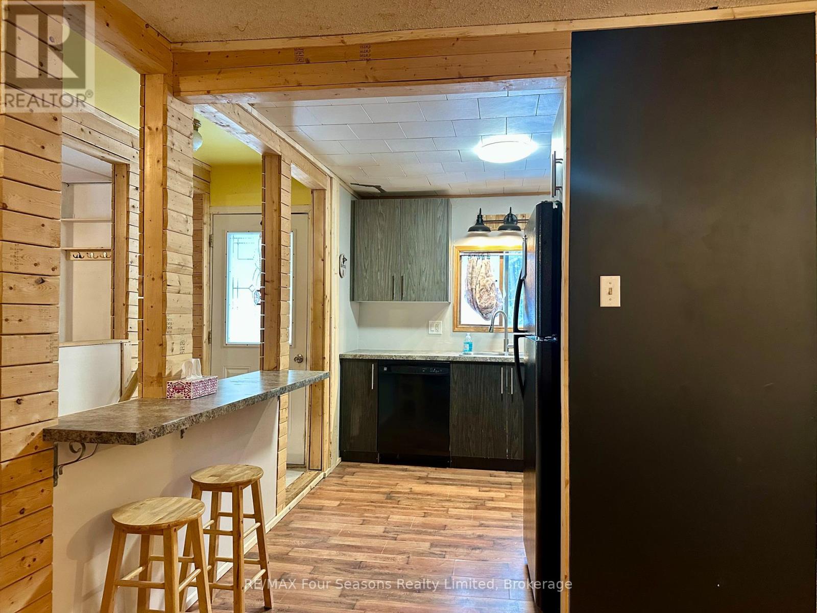 196 Melrose Avenue, Wasaga Beach, Ontario  L9Z 2T1 - Photo 6 - S12956794