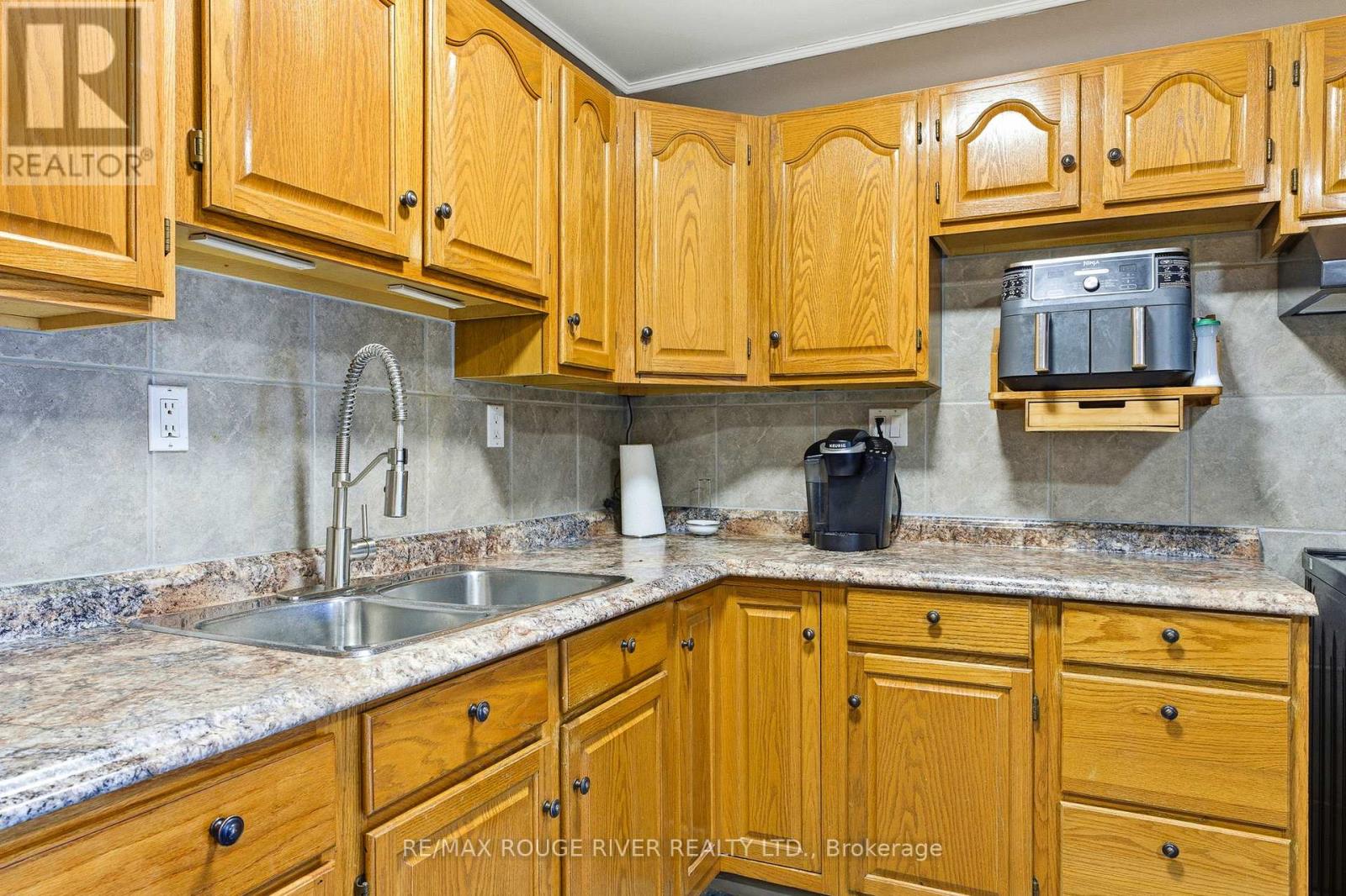 846 Ontario Street, Cobourg, Ontario  K9A 3C5 - Photo 8 - X12961790