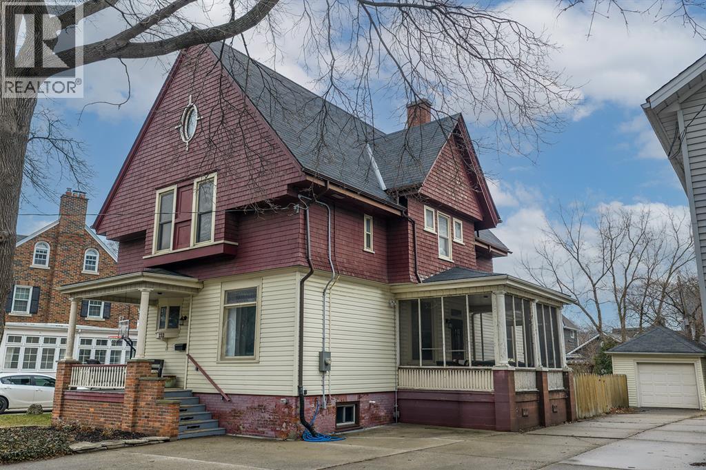 232 College Street North, Sarnia photo 2