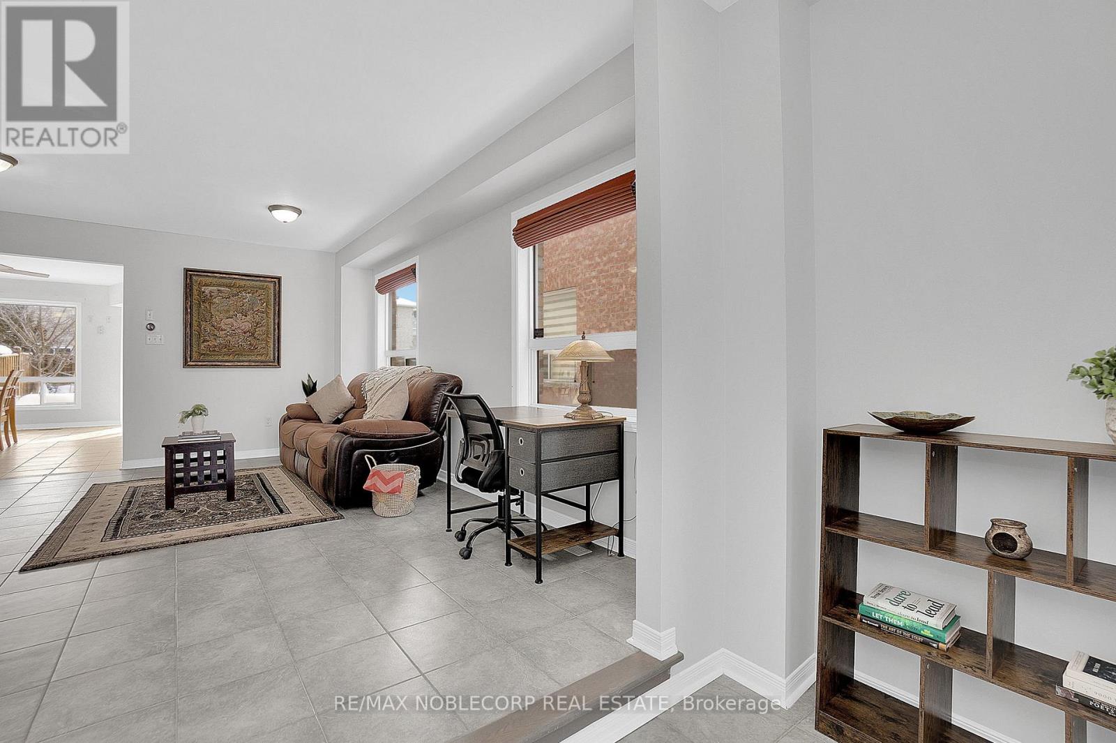 16 Humbershed Crescent, Caledon, Ontario  L7E 2X2 - Photo 4 - W12833268