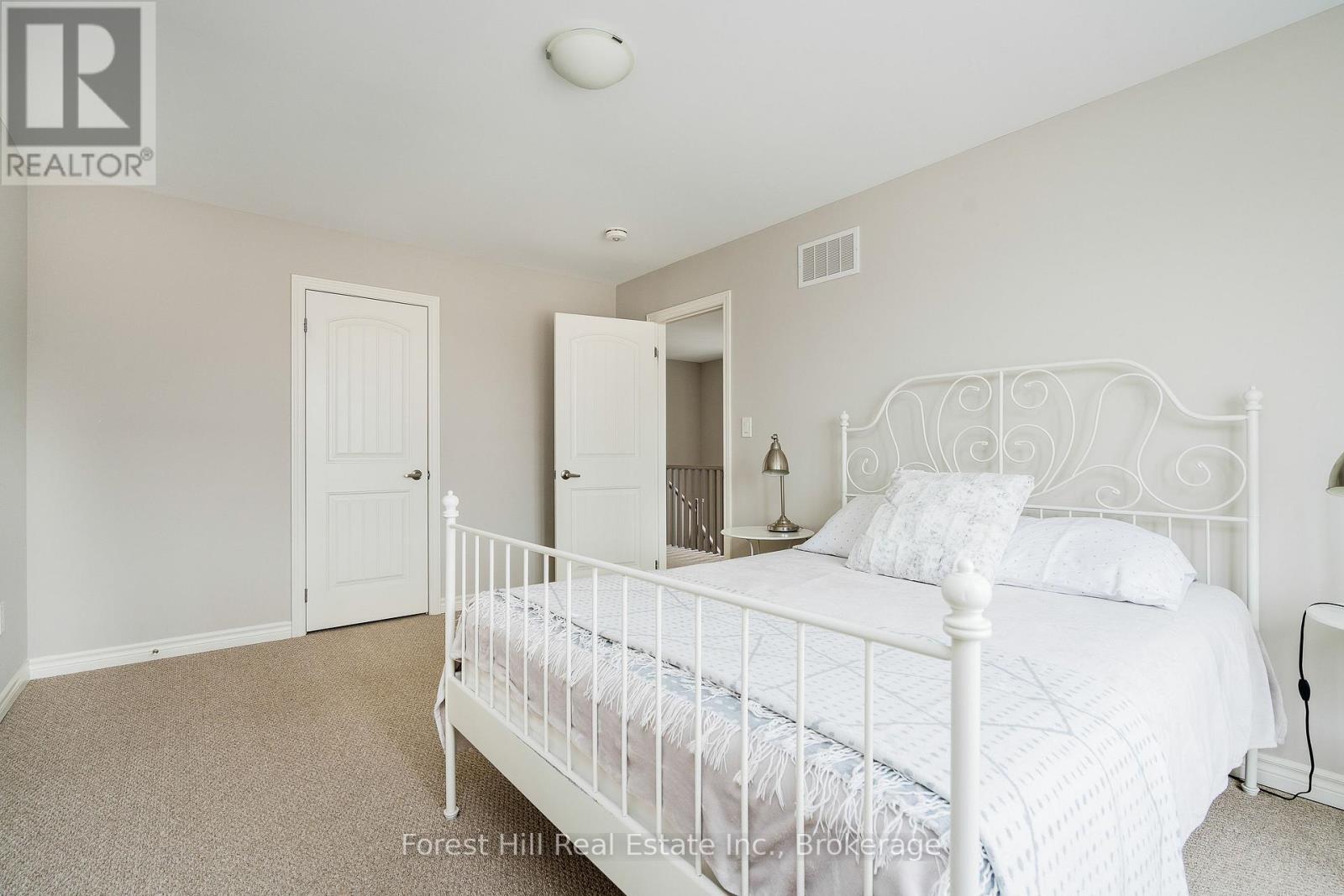 222 Springfield Crescent, Clearview (Stayner), Ontario  L0M 1S0 - Photo 19 - S12963156