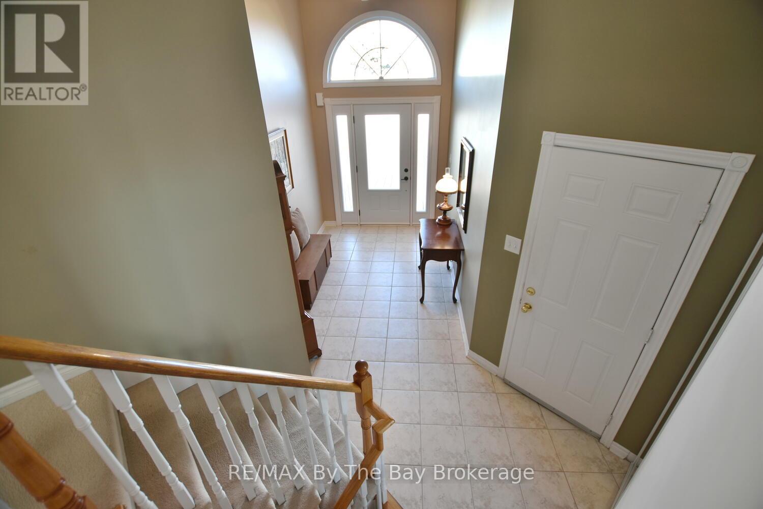 10 Cherry Sands Crescent, Wasaga Beach, Ontario  L9Z 1P5 - Photo 8 - S12963312