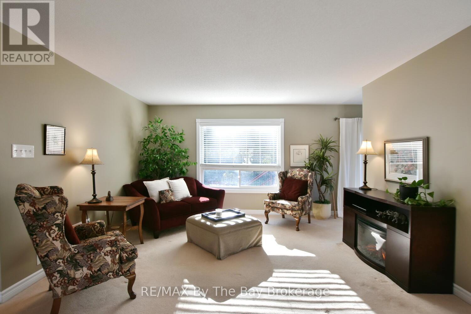 10 Cherry Sands Crescent, Wasaga Beach, Ontario  L9Z 1P5 - Photo 9 - S12963312