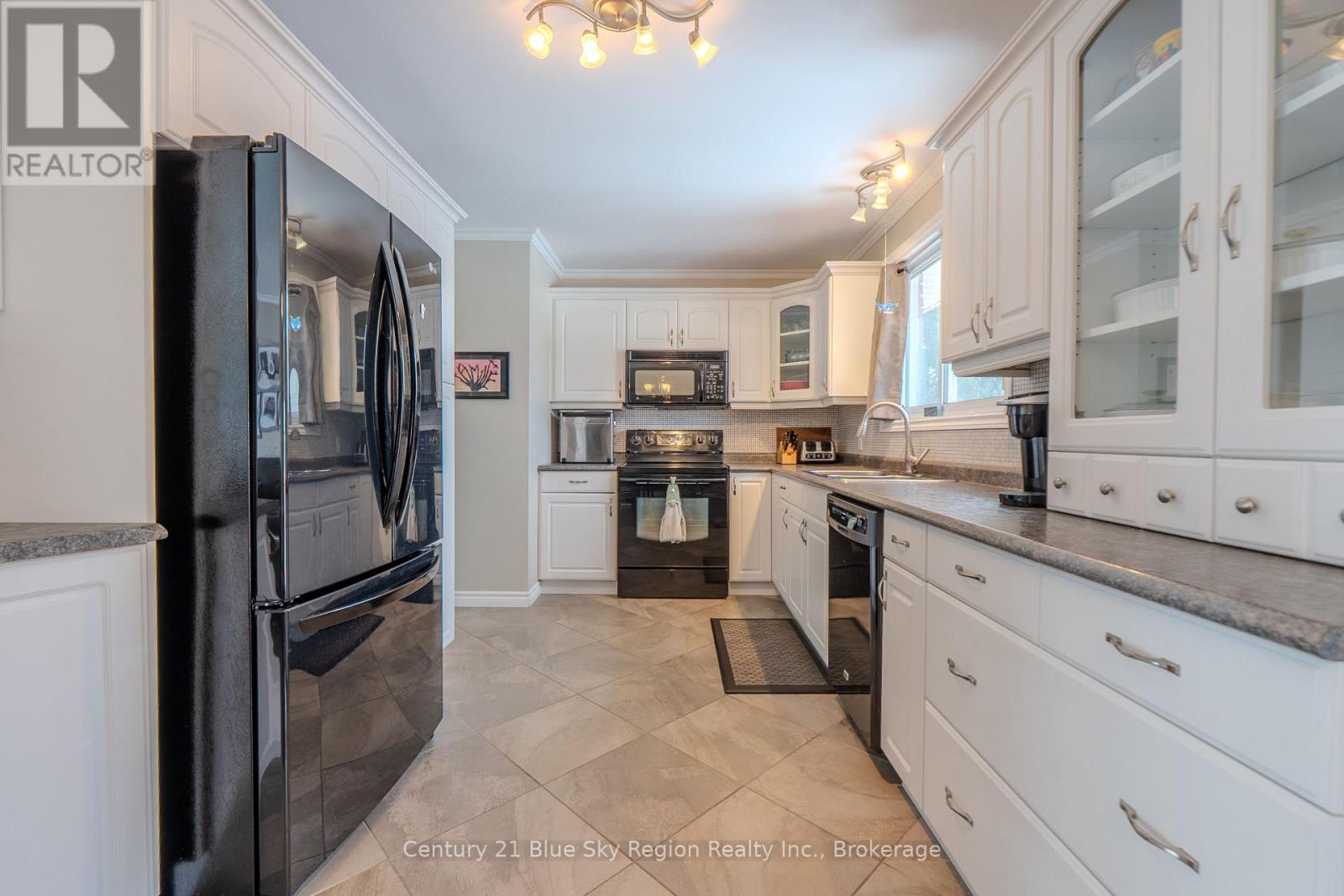 195 Macbeth Crescent, North Bay, Ontario  P1B 7X7 - Photo 10 - X12963394