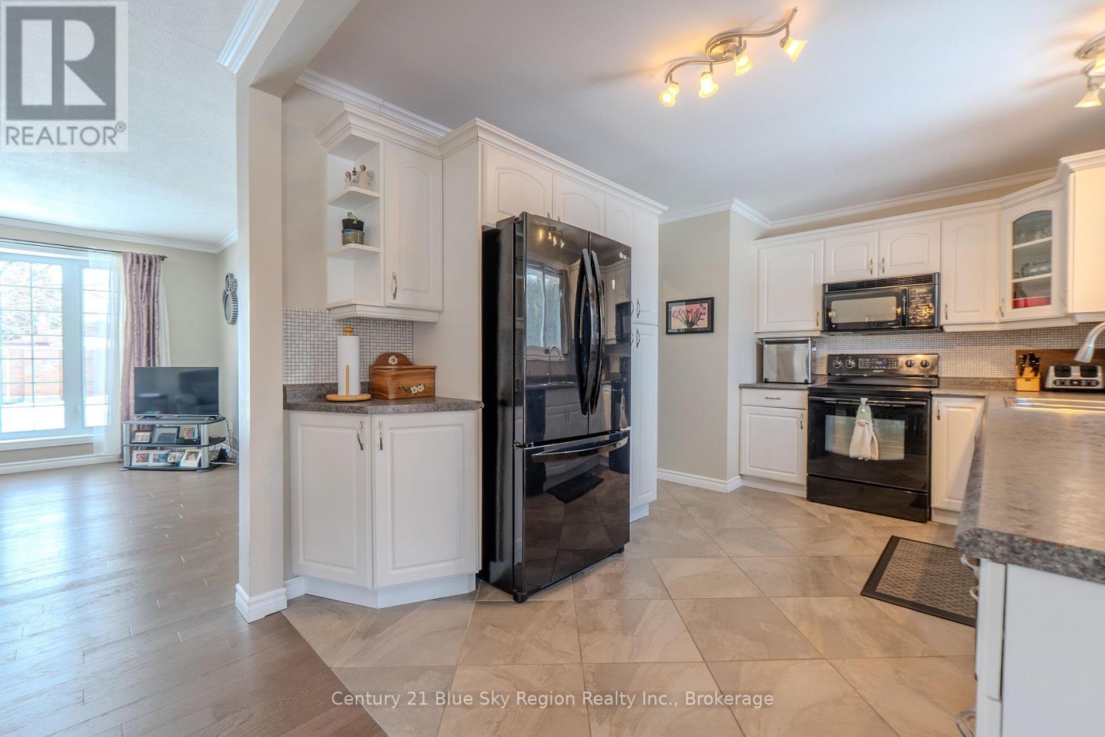 195 Macbeth Crescent, North Bay, Ontario  P1B 7X7 - Photo 12 - X12963394