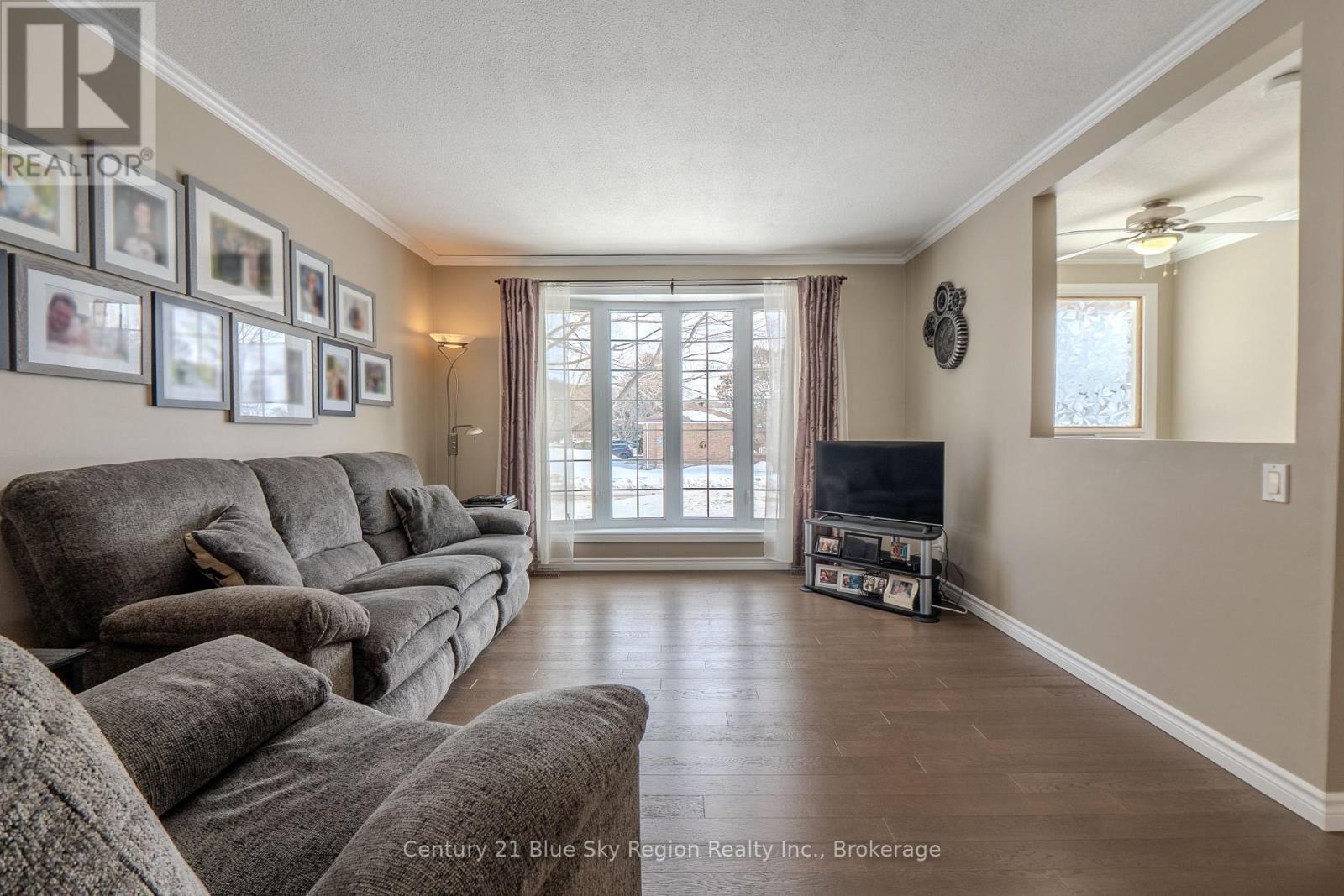 195 Macbeth Crescent, North Bay, Ontario  P1B 7X7 - Photo 4 - X12963394