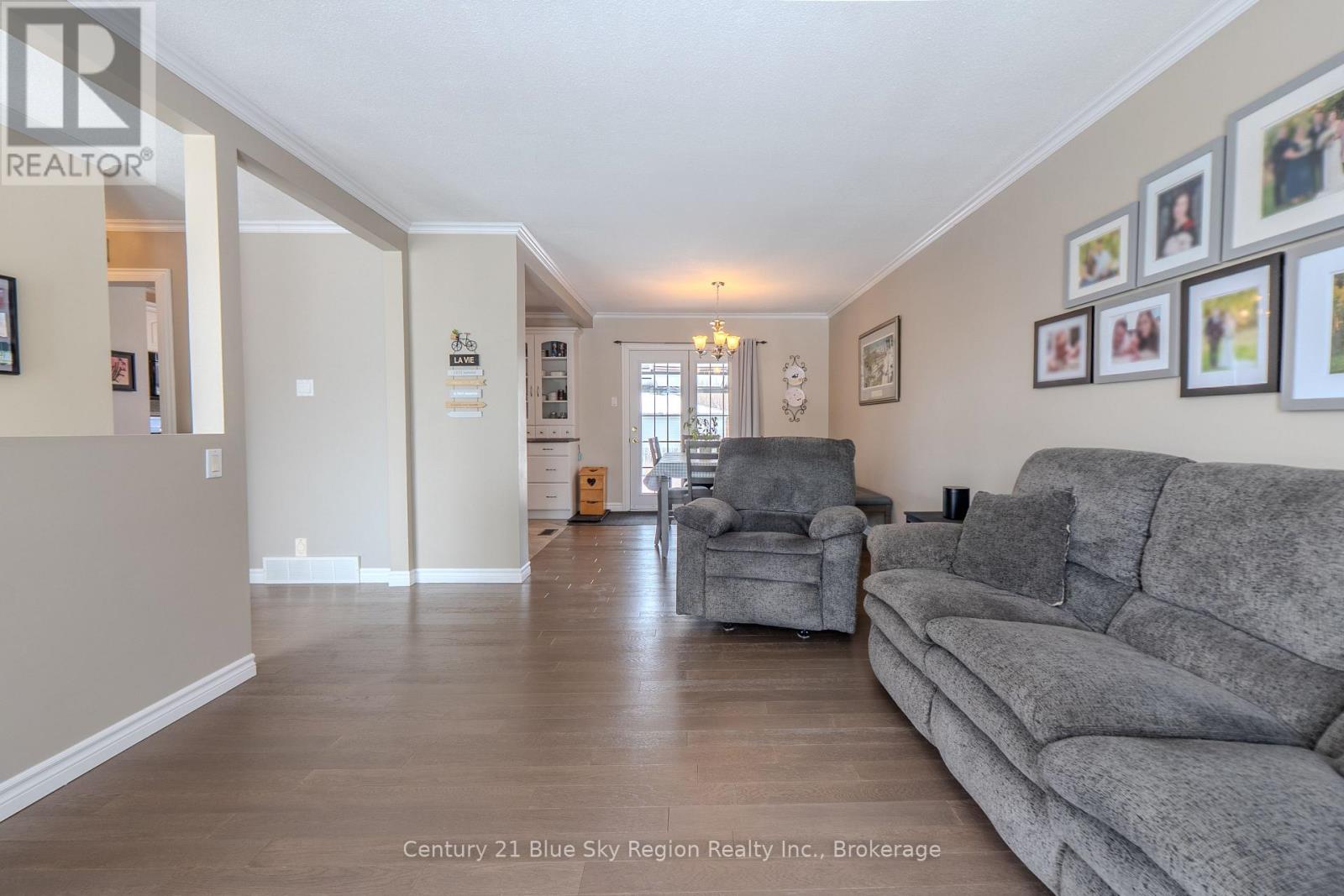 195 Macbeth Crescent, North Bay, Ontario  P1B 7X7 - Photo 6 - X12963394