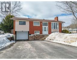 195 MACBETH CRESCENT, North Bay, Ontario