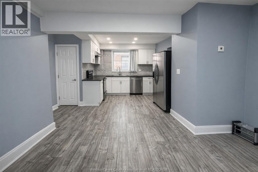 532 Oak, Windsor, Ontario  N9A 5E6 - Photo 2 - 26007181