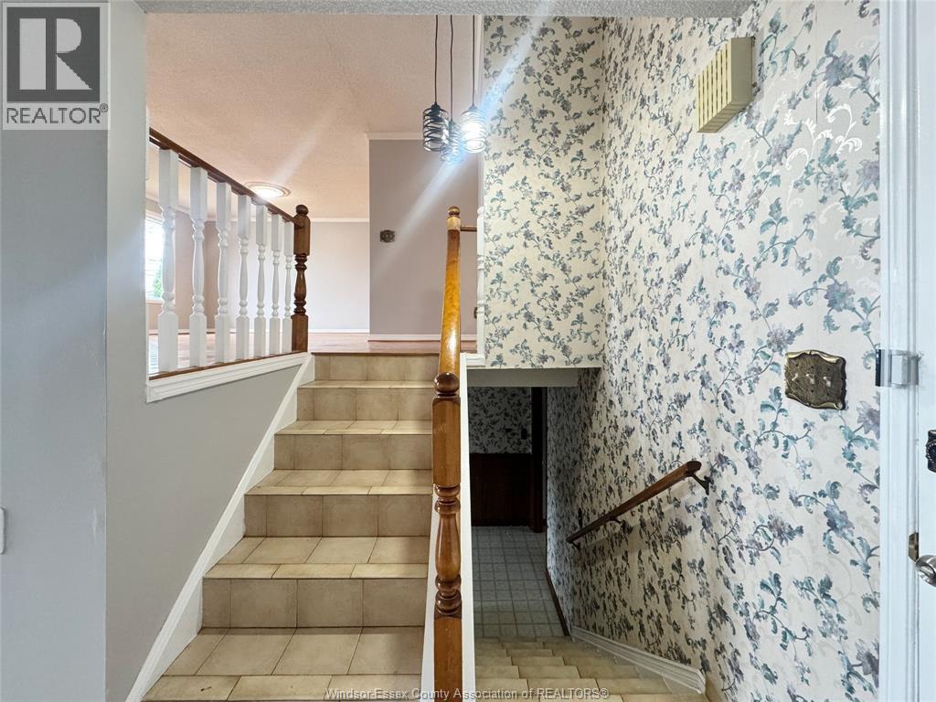 3034 Fazio Drive, Windsor, Ontario  N9E 4G1 - Photo 3 - 26007060