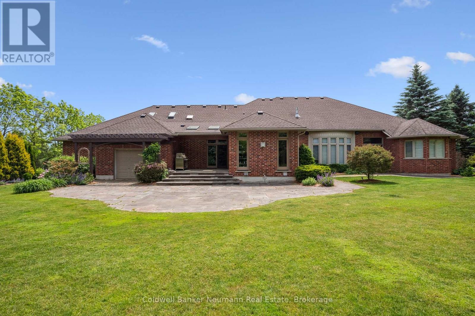 10 Deer View Ridge, Puslinch, Ontario  N1H 6H9 - Photo 3 - X12963184