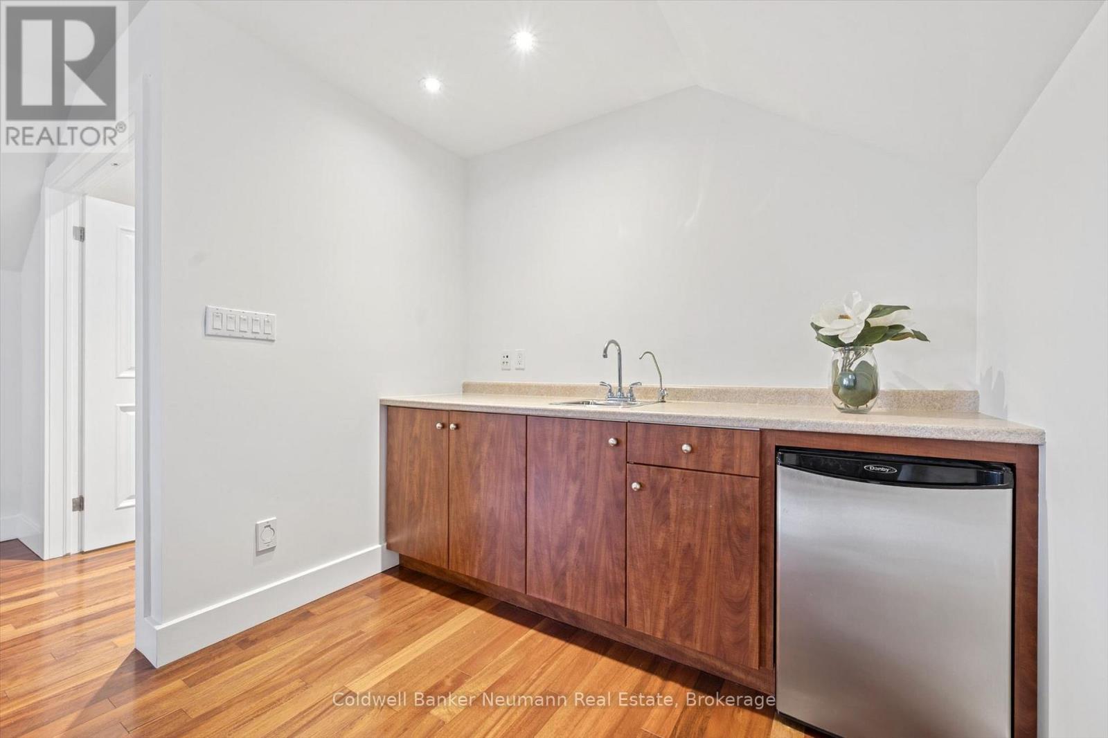 10 Deer View Ridge, Puslinch, Ontario  N1H 6H9 - Photo 46 - X12963184