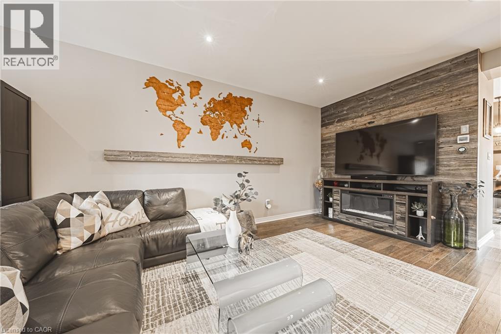 2220 Queensway Drive Unit# 4, Burlington, Ontario  L7R 0E7 - Photo 5 - 40817741