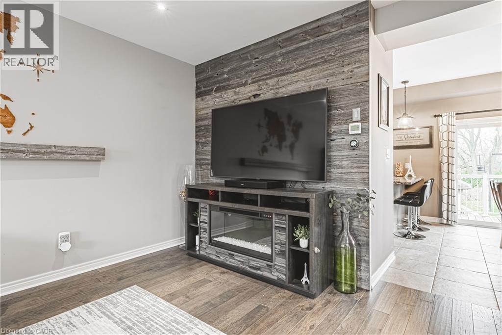 2220 Queensway Drive Unit# 4, Burlington, Ontario  L7R 0E7 - Photo 6 - 40817741