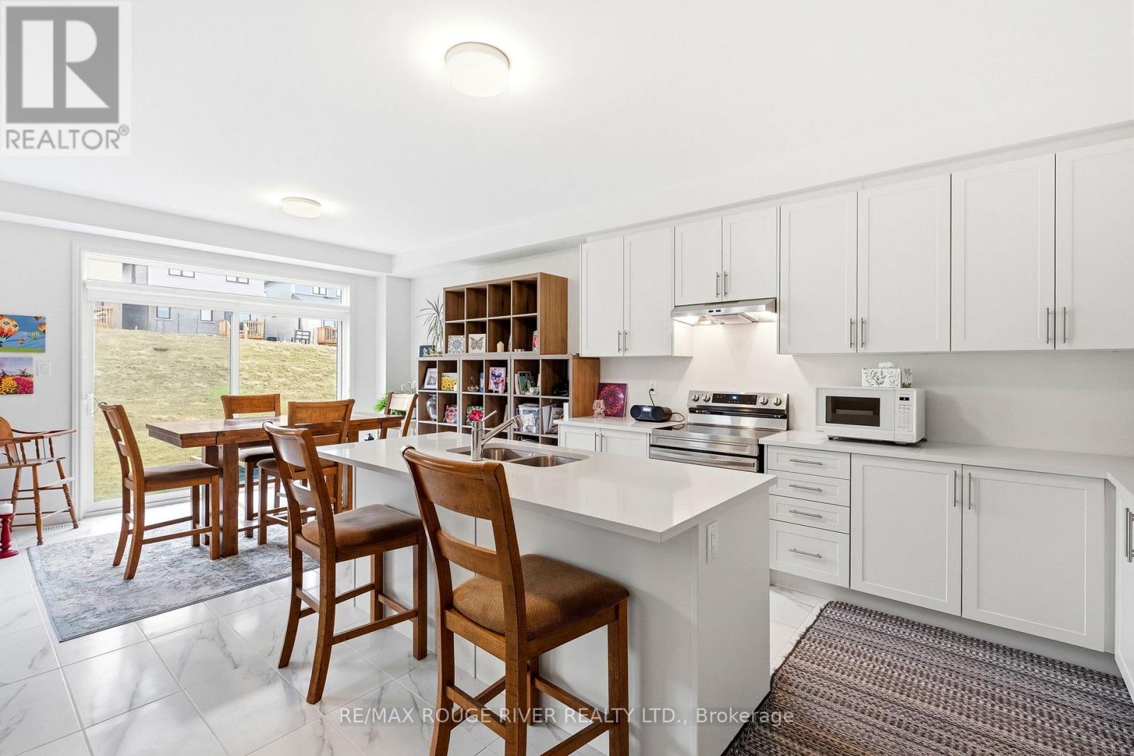 1017 Trailsview Avenue, Cobourg, Ontario K9A 4J6 - Photo 12 - X12963190