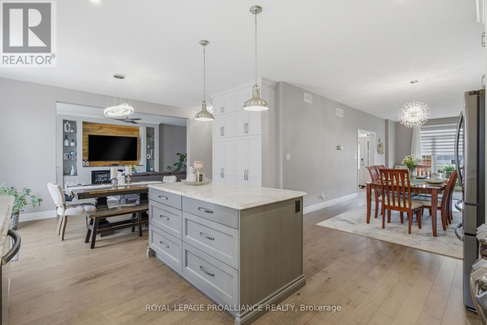 57 Appledene Drive, Quinte West, Ontario  K8V 0H6 - Photo 13 - X12963208